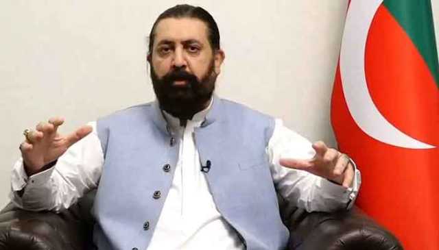 بانیٔ پی ٹی آئی عمران خان سے ملاقاتوں پر پابندی لگائی گئی ہے: شیخ وقاص اکرم