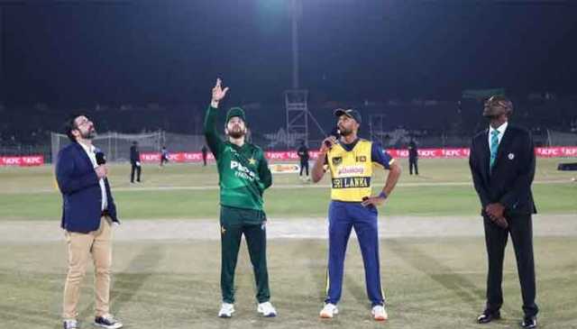 پاکستان کا سری لنکا کیخلاف ٹاس جیت کر فیلڈنگ کا فیصلہ