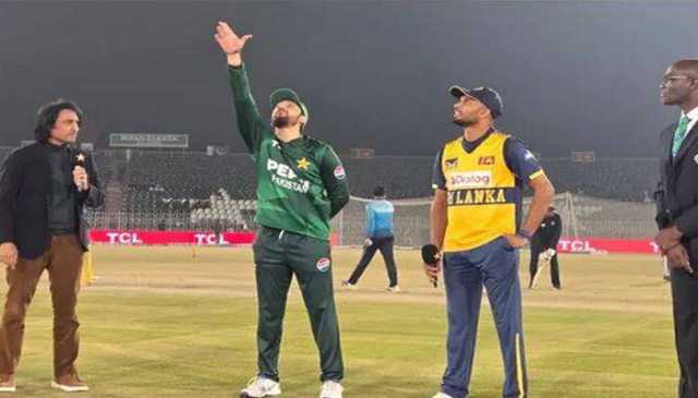ٹرائی نیشن سیریز فائنل: پاکستان نے سری لنکا کے خلاف ٹاس جیت کر فیلڈنگ کا فیصلہ کر لیا