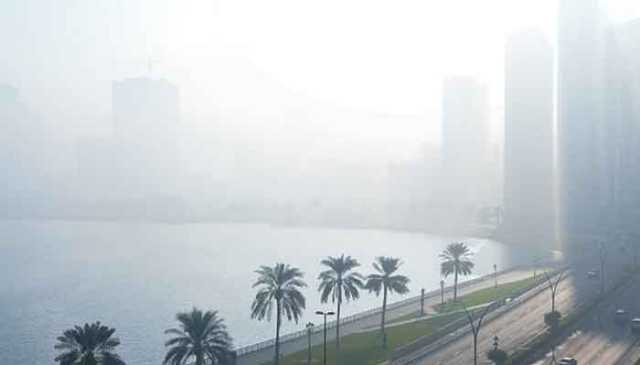 یو اے ای میں شدید دھند کے باعث محکمہ موسمیات کا ریڈ اور یلو الرٹ جاری