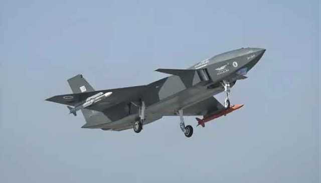 ترکیہ کے بغیر پائلٹ والے ’لڑاکا طیارے‘ نے پہلی بار فضائی ہدف تباہ کرکے تاریخ رقم کردی