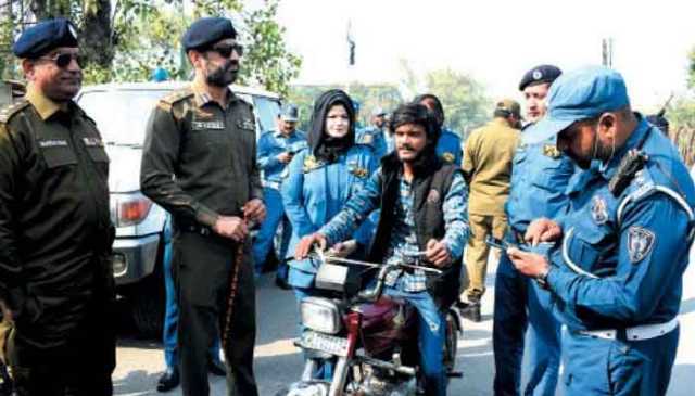 پنجاب: ایک روز میں 64 ہزار چالان