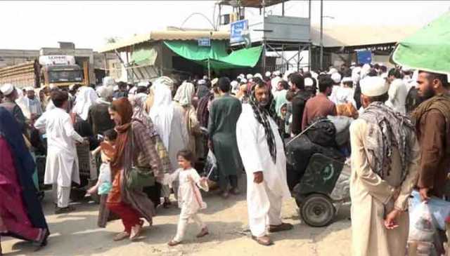 خیبرپختونخوا: غیر قانونی افغان شہریوں کیخلاف کریک ڈاؤن تیز، 11 دسمبر کی ڈیڈلائن