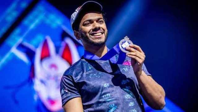 ٹیکن چیمپئن ارسلان ایش کے ہاں بیٹے کی پیدائش، تصویر و نام بھی بتا دیا