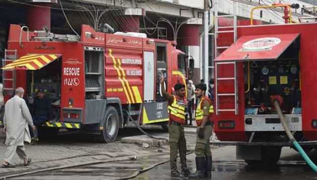 فیصل آباد، امین پور بازار میں آتشزدگی، متعدد دکانیں متاثر