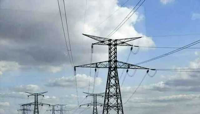 نیپرا، سہ ماہی ایڈجسٹمنٹ، بجلی33 پیسے فی یونٹ مہنگی، نوٹیفکیشن جاری اسلام آباد(نیوزڈیسک)کراچی سمیت ملک بھر کے لیے سہ ماہی ایڈجسٹمنٹ کی مد میں بجلی مہنگی کر دی گئی۔ نیشنل الیکٹرک پاور ریگولیٹری اتھارٹی (نیپرا) نے سہ ماہی ایڈجسٹمنٹ کی مد میں بجلی33 پیسے فی