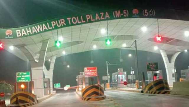 موٹروے کے دو سیکشنز شدید دھند کے باعث ٹریفک کے لیے بند