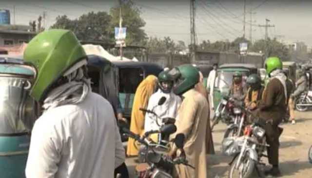 پشاور؛ اسٹریٹ کرائم کے خاتمے کا مشن، بائیک رائیڈرز کی رجسٹریشن کیلیے خصوصی ایپ متعارف