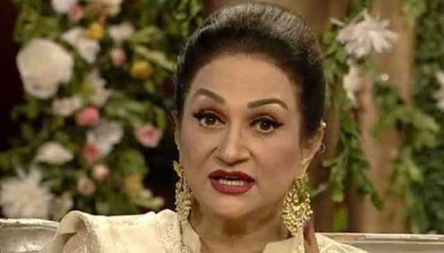 کراچی کی گندگی، ٹوٹی سڑکیں اور ناقص انفراسٹرکچر، بشریٰ انصاری کا شدید اظہار برہمی