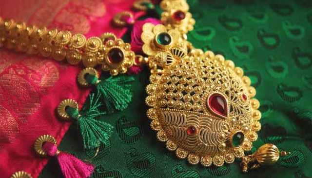 بھارت میں فی تولہ سونے کی قیمت کیا ہے؟