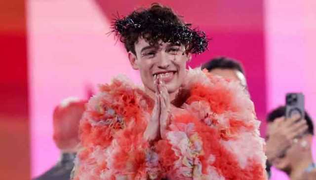 یورو وژن 2024 کے فاتح گلوکار کا ٹرافی واپس کرنے کا اعلان