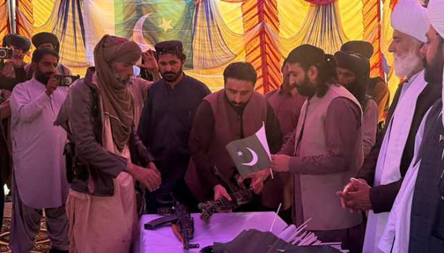 بی آر اے کمانڈر نور علی چاکرانی کا 100 ساتھیوں سمیت ریاست کے سامنے ہتھیار ڈالنے کا فیصلہ