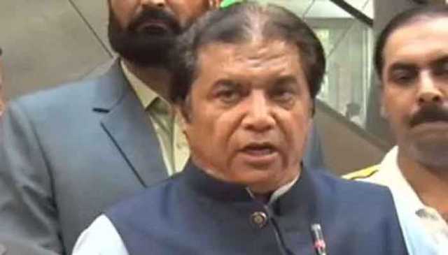 اعلان کررہا ہوں جنرل عاصم منیر چیف آف ڈیفنس فورسز ہیں، حنیف عباسی