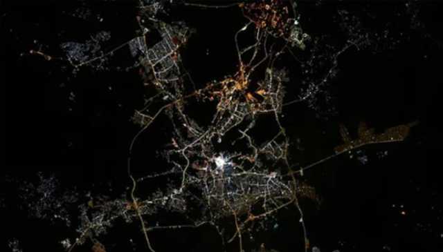 خلا سے لی گئی مکہ مکرمہ کی تصویر وائرل، خانہ کعبہ ہیرے کی مانند چمکتا نظر آیا