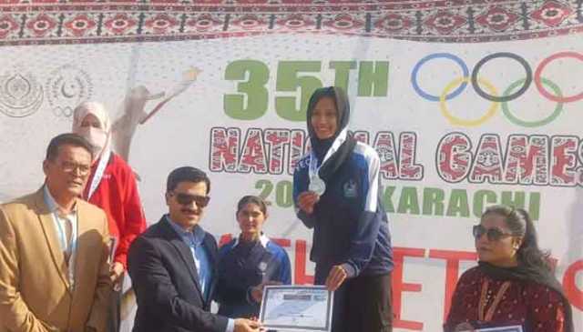نیشنل گیمز: نورین فاطمہ نے 1.53 میٹرز کی چھلانگ لگا کر گولڈ میڈل جیت لیا