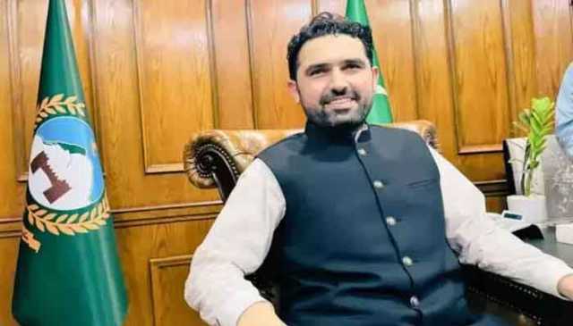 خیبر پختونخوا، اچھی حکمرانی کے بلند و بانگ دعوے، عملی طور پر تقرری و تبادلہ نظام میں سنگین تضادات