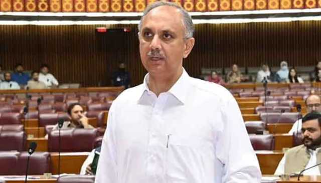 قومی اسمبلی سیکرٹریٹ کا چیف وہپ حزبِ اختلاف کو خط، سابق اپوزیشن لیڈر عمر ایوب کے کیسز سے متعلق وضاحت طلب