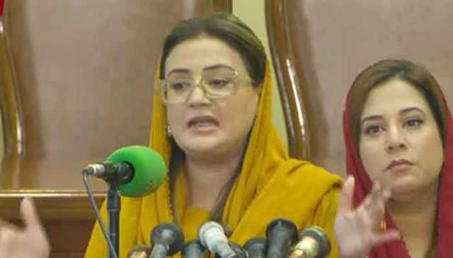 دوسروں کو کہنے والا خود پاگل، فتنہ کی سیاست اور پاکستان اکٹھے نہیں چل سکتے: عظمیٰ بخاری