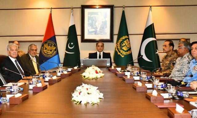 وزیراعظم کا مسلح افواج کے سربراہان اور وفاقی وزرا کے ساتھ آئی ایس آئی ہیڈکوارٹرز کا دورہ