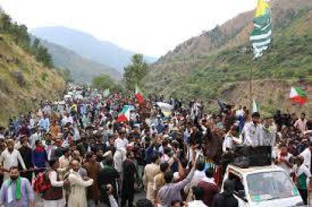 آزاد کشمیر میں بھارتی جارحیت کیخلاف مظاہرے، پاک فوج سے اظہار یکجہتی