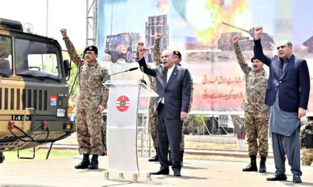 صدر مملکت کا گوجرانوالہ چھاؤنی کا دورہ ،تاریخ گواہ  رہےگی کہ چند گھنٹوں میں مسلح افواج نے دشمن کو پسپا کیا: آصف علی زرداری کا خطاب