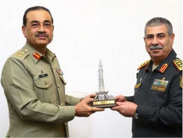 فیلڈ مارشل کی آذربائیجان کے وزیرِ دفاع سے ملاقات، دفاعی تعلقات مزید مستحکم کرنے کے عزم کا اعادہ