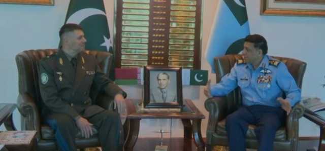 بیلاروس کے اعلیٰ سطح کے دفاعی وفد کا ایئر ہیڈکوارٹرز کا دورہ، ایئر چیف مارشل ظہیر الدین بابر سدھو سے ملاقات