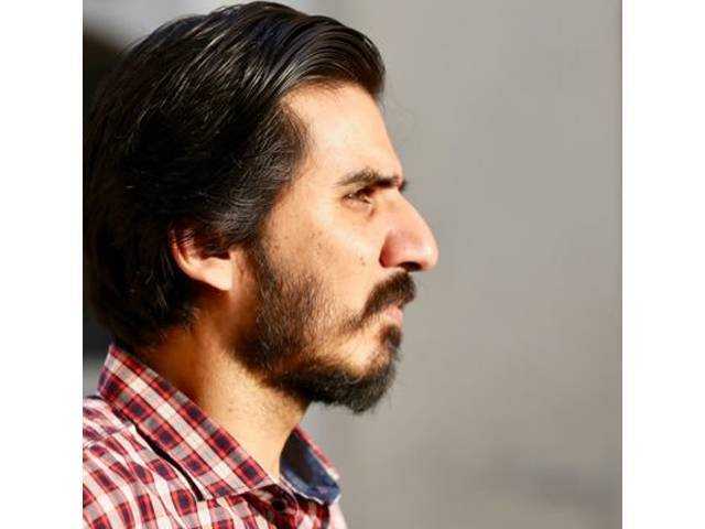 اسٹیبلشمنٹ اس نتیجے پر پہنچ گئی کہ عمران خان اور پی  ٹی آئی کو روکنا ناممکن ، قومی حکومت کی طرف بڑھاجائے: اسد طور