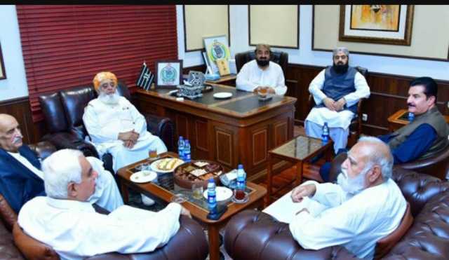 سینیٹ الیکشن، پیپلزپارٹی کا وفد مولانا فضل الرحمان سے ملاقات کیلئے پہنچ گیا