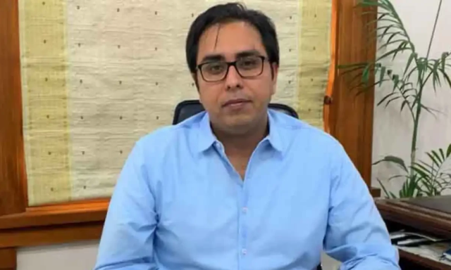 کرپٹو سٹوری میں عثمان شامی نے علی ڈار کا نام لے کر تفصیل بیان کی ہے، اسحاق ڈار کے خلاف ضرور کچھ ہونے والا ہے ورنہ ان لوگوں کا نام لے کر ٹی وی پر  خبر دینے کی اجازت نہیں تھی  ، شہباز گل