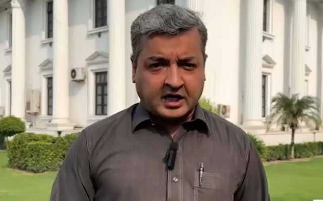 سینیٹ الیکشن میں 'پھسلن سے بچاؤ فارمولا' کامیاب، ارکان نے دوسروں کا ووٹ باکس میں ڈالا ، مقامی صحافی کا دعویٰ