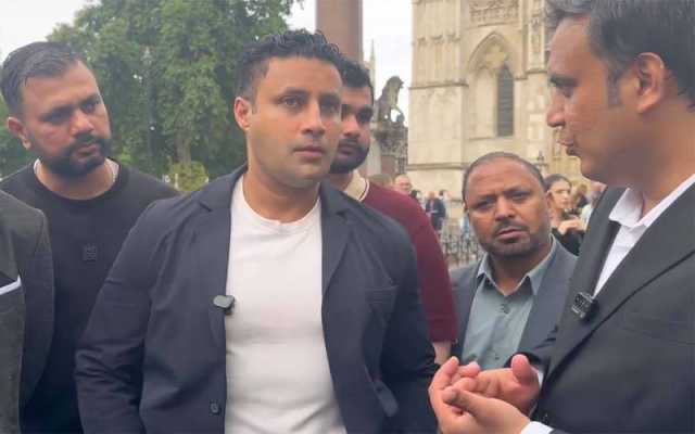 عاصم منیر کوڈی جی آئی ایس آئی سے ہٹایا گیا تو انہوں نے بشریٰ بی بی سے ملاقات کروانے کا کہا : زلفی بخاری کا دعویٰ 