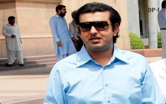 یوسف رضا گیلانی کے بیٹے عبدالقادر کی بارسلونا میں قیمتی گھڑی چھین لی گئی