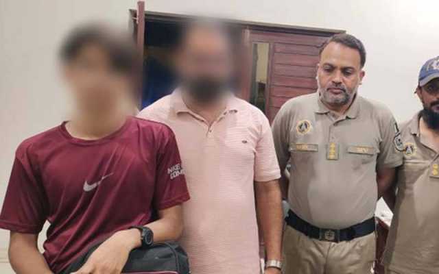 گھر چھوڑ کر جانے والے نوجوان کو موٹروے پولیس نے بس سے اتار کو اہلخانہ کے حوالے کر دیا 