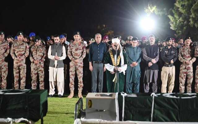 تربت: وزیر داخلہ محسن نقوی کی شہید کیپٹن وقار اور جوانوں کی نمازجنازہ میں شرکت