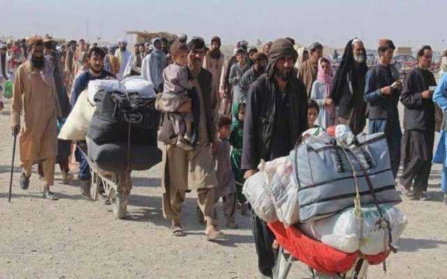 وفاقی حکومت کا خیبرپختونخوا میں پانچ افغان مہاجرین کیمپس بند کرنے کا فیصلہ