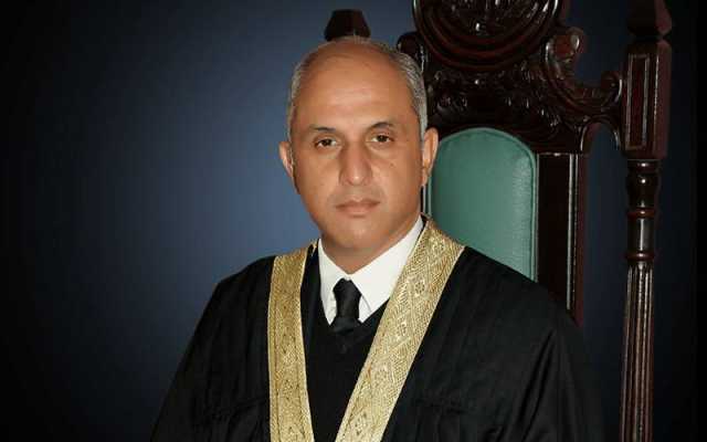 مسائل کے حل کیلئے چیف جسٹس پاکستان، سربراہ آئینی بینچ کو ہمارے ساتھ بیٹھنا چاہیے، جسٹس محسن اختر کیانی