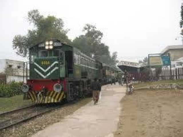 سکھر سے کراچی جانے والی ٹرین کو حادثہ، بوگی ڈی ریل