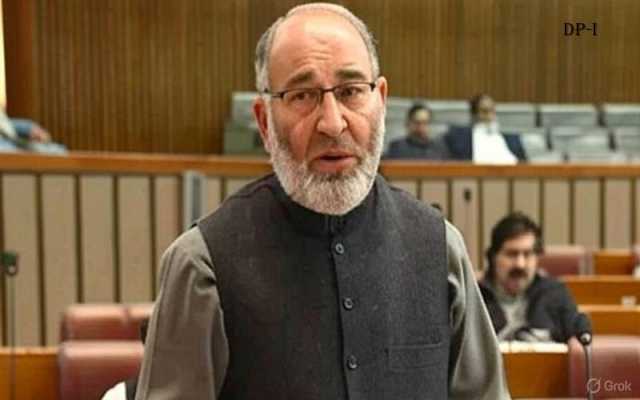 سابق سینیٹر مشتاق احمد خان آج پاکستان پہنچیں گے