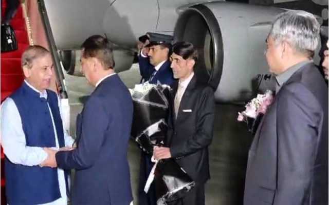 وزیراعظم شہباز شریف بیرون ممالک کے دوروں کے بعد اسلام آباد پہنچ گئے