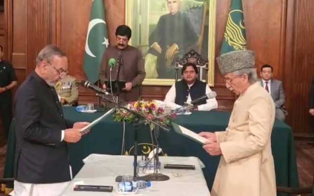 پنجاب کابینہ میں شامل ہونے والے دو نئے وزرا نے حلف اٹھالیا