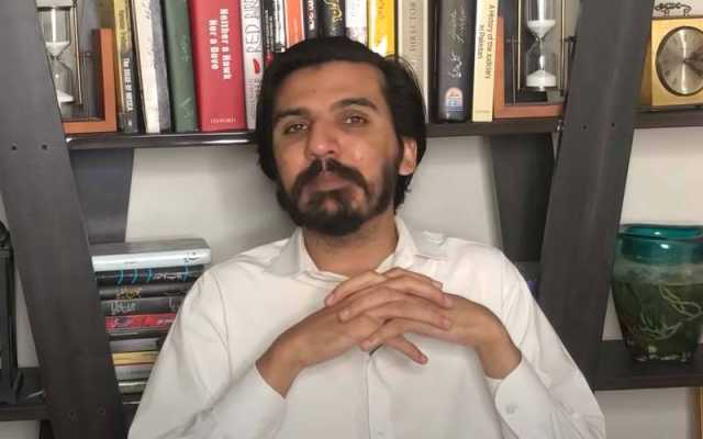 سینئر صحافی عمار مسعود نے اسد طور کے خاتون صحافی فرزانہ علی اور ڈی جی آئی ایس پی آر کے درمیان سخت مکالمے کے دعوے کی تردید کر دی 