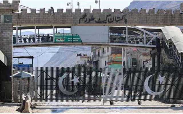 طورخم سرحد غیرقانونی افغان شہریوں کی بے دخلی کیلئے 20 روز بعد کھول دی گئی