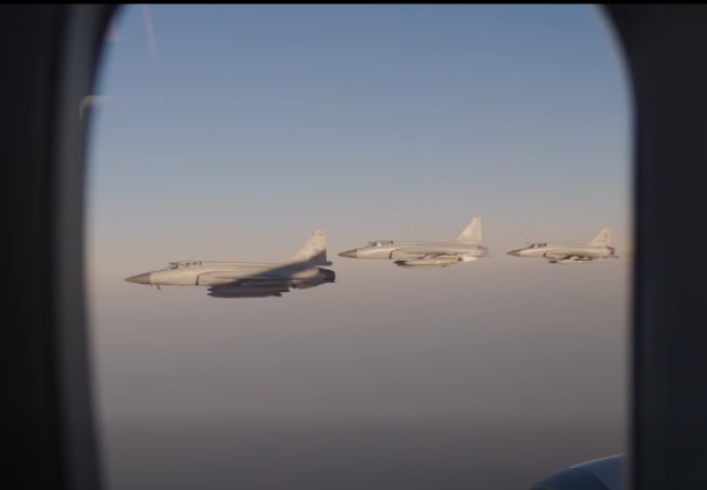 اردن کے بادشاہ شاہ عبداللہ دوم کا دورہ پاکستان، فضائی حدود میں داخلے پر پاک فضائیہ کے جنگی جہازوں کی جانب سے پرتپاک استقبال ،سلامی دی