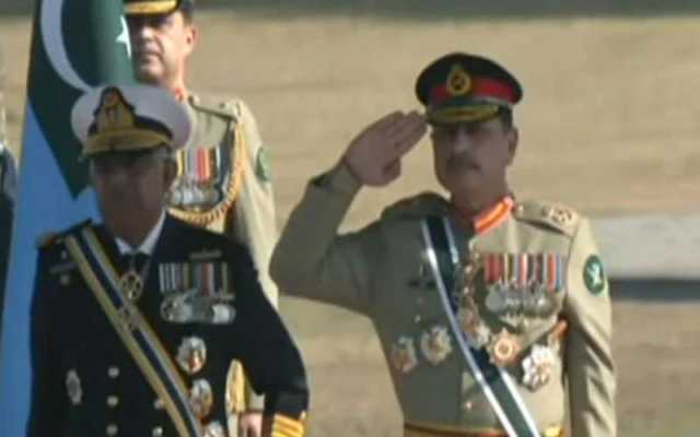 چیف آف ڈیفنس فورسز فیلڈ مارشل سید عاصم منیر کو گارڈ آف آنر پیش