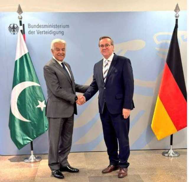وزیر دفاع خواجہ آصف کا جرمنی کا اہم دورہ، دوطرفہ تعلقات مضبوط بنانے پر اتفاق