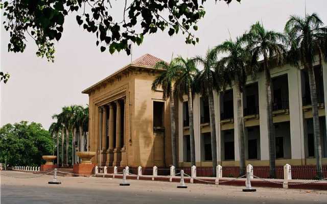 کالے شیشے رکھنے پر 6ماہ تک قید اور50ہزار روپے تک جرمانہ ہوگا ؛صوبائی موٹر وہیکل آرڈیننس 2025(چوتھی ترمیم)پنجاب اسمبلی میں پیش