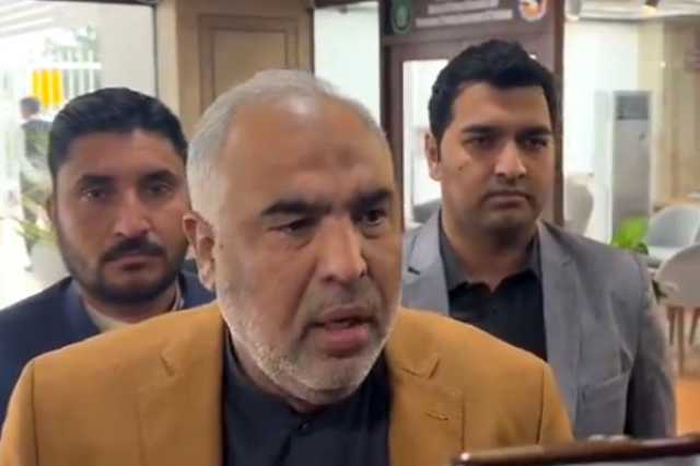 جوڈیشل کمپلیکس حملہ کیس؛ پی ٹی آئی رہنما اسد قیصر کے وارنٹ گرفتاری جاری