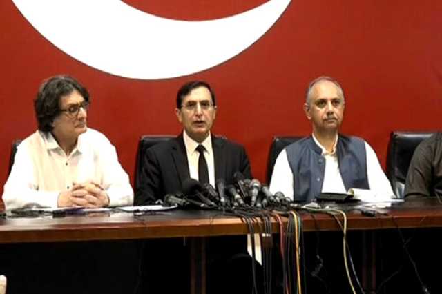 پی ٹی آئی رہنما ئو ں کی ریاست مخالف سوشل میڈیا پوسٹس پر عمران خان سے بات کروں گا، بیرسٹرگوہر