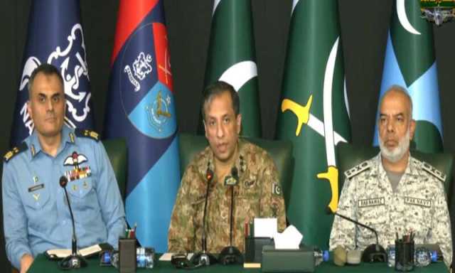 پہلگام واقعہ کا ایک مقصد فتنہ الخوارج اور بلوچستان میں دہشتگردوں کو اسپیس فراہم کرنا ہے،ڈی جی آئی ایس پی آر کی پاکستان ایئر فورس اور نیوی کے سینئر افسران کے ہمراہ نیوز کانفرنس